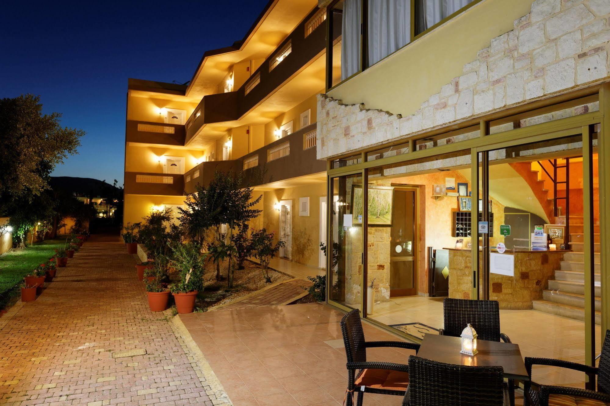 Danelis Studios & Apartments Mália Exterior foto